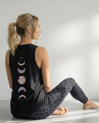 Yoga Athletic Tank 2.0 Moon Bio Baumwolle Tencel™ Tara - schwarz | color:schwarz | yoga damen athletic tank tara | bio baumwolle tencel | tank top moon | yoga damen tank top nachhaltig