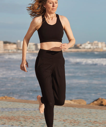 Yoga Basic Lounge Pants Organic Cotton Heli - black | color:schwarz | yoga damen basic lounge pants heli | bio baumwolle | yoga hose basic | yoga damen lounge pants nachhaltig