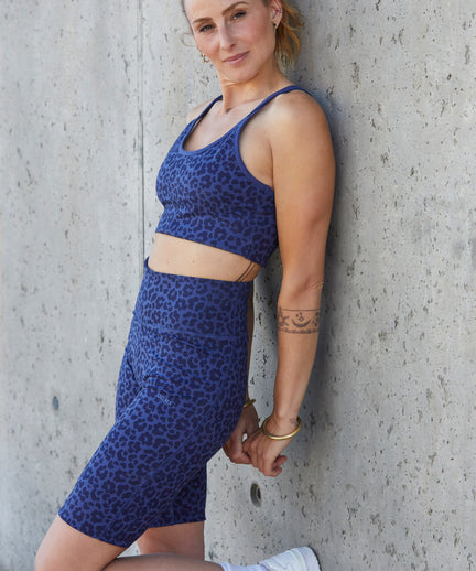 Yoga Biker Leo Flower Tencel™ Organic Cotton Kira - blue | color:blau | yoga damen biker leggings kira | tencel bio baumwolle | biker radler leo flower print | yoga damen bh nachhaltig