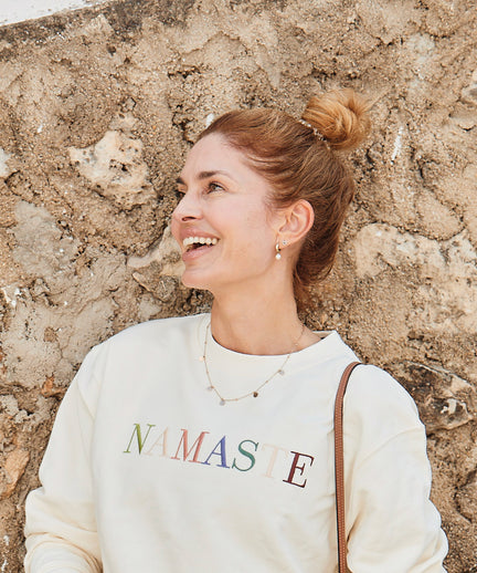 Yoga Boxy Sweater Namaste Bio Baumwolle Philia - weiß | color:weiß | yoga damen boxy sweatshirt namaste philia | bio baumwolle | sweatshirt namaste stick | yoga damen pullover nachhaltig