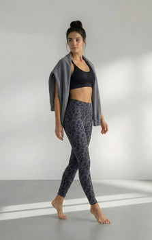 Yoga Soft Leggings Leo Bio Baumwolle Luna - grau | color:grau | yoga damen soft leggings leo luna | bio baumwolle | yoga leggings leo | yoga damen leggings nachhaltig