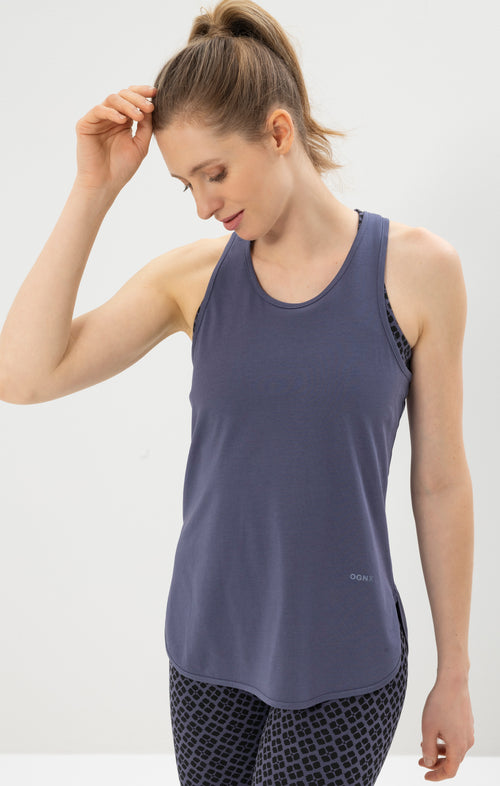 | color:blau | yoga damen basic loose tank top tali | bio baumwolle tencel | top basic | yoga damen tank top nachhaltig