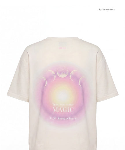 Yoga Boxy T-Shirt 2.0 Aura Bio Baumwolle Sora - weiß Yoga Boxy T-Shirt 2.0 Aura Bio Baumwolle Sora - weiß – AI GENERATED / KI-GENERIERT