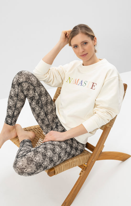 | color:weiß | yoga damen spiritual leo leggings luna | tencel bio baumwolle | leggings leo print | yoga damen leggings nachhaltig