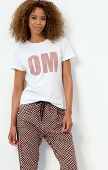 Loose T-Shirt OM organic cotton - pink | color:rosa |yoga t-shirt OM weiß mit rosa print