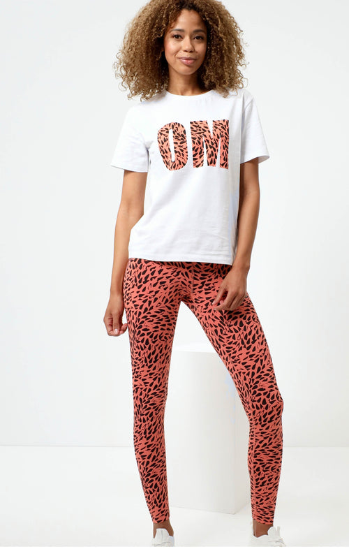 | color:orange |yoga t-shirt OM orange