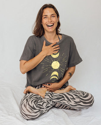 Boxy T-Shirt ReConnect by Sinah Diepold - Kale & Cake - gray | color:grau |yoga t-shirt sinah diepold kale&cake |t-shirt mond sonne