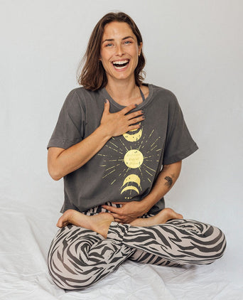 Boxy T-Shirt ReConnect by Sinah Diepold - Kale & Cake - grau | color:grau |yoga t-shirt sinah diepold kale&cake |t-shirt mond sonne