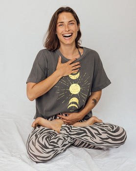 Boxy T-Shirt ReConnect by Sinah Diepold - Kale & Cake - gray | color:grau |yoga t-shirt sinah diepold kale&cake |t-shirt mond sonne