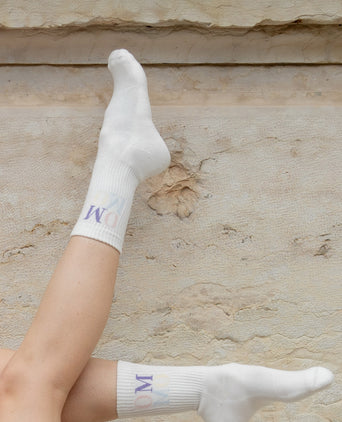 | color:weiß | yoga damen socken OM OM ava | bio baumwolle recyceltes polyester | sportsocken OM OM | yoga damen socken nachhaltig