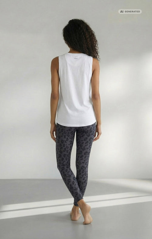 Yoga Athletic Tank 2.0 OM Bio Baumwolle Tencel™ Tara - weiß – AI GENERATED / KI-GENERIERT