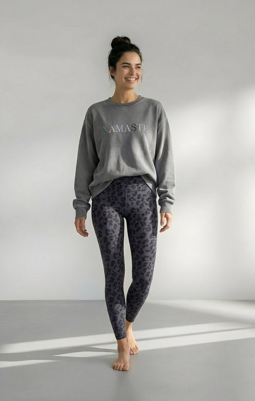 | color:grau | yoga damen boxy sweater vintage namaste philia | bio baumwolle | yoga sweater vintage | yoga damen sweater nachhaltig