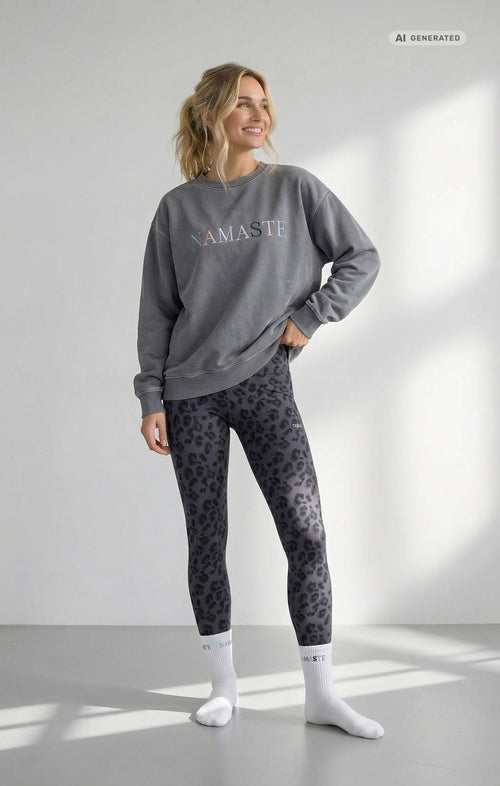Yoga Boxy Sweater Vintage Namaste Bio Baumwolle Philia - grau – AI GENERATED / KI-GENERIERT