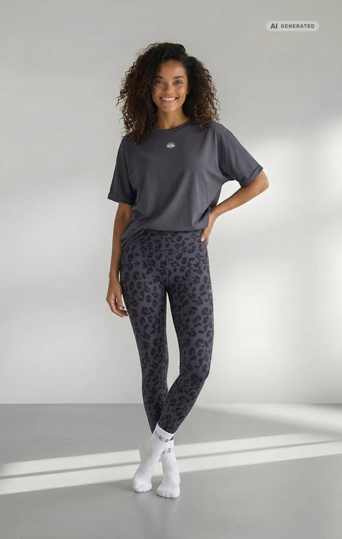 Yoga Boxy T-Shirt Cosmic Flow Bio Baumwolle Tencel™ Sora - grau – AI GENERATED / KI-GENERIERT
