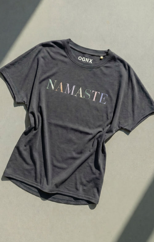 | color:grau | yoga damen boxy shirt sora | bio baumwolle tencel | yoga shirt namaste | yoga damen t-shirt nachhaltig