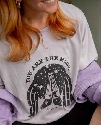| color:lila | yoga damen boxy t-shirt sora 108 | bio baumwolle tencel | t-shirt 108 nuri rodríguez you are the magic | yoga damen t-shirt nachhaltig