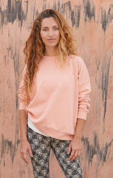 | color:rosa | yoga Loose Sweater OM Bio Baumwolle Pia | bio baumwolle | sweatshirt om stick | yoga damen pullover nachhaltig