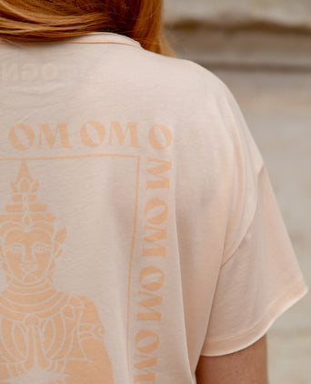 | color:rosa | yoga damen loose t-shirt sue | bio baumwolle tencel | t-shirt buddha OM | yoga damen t-shirt nachhaltig