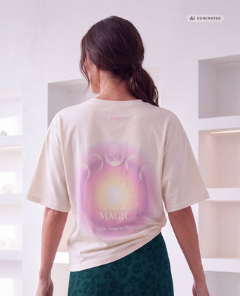 Yoga Boxy T-Shirt 2.0 Aura Bio Baumwolle Sora - weiß – AI GENERATED / KI-GENERIERT
