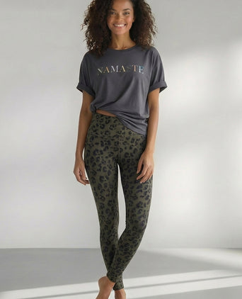 | color:grau | yoga damen boxy shirt sora | bio baumwolle tencel | yoga shirt namaste | yoga damen t-shirt nachhaltig