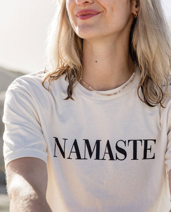 | color:schwarz |yoga t-shirt namaste weiß